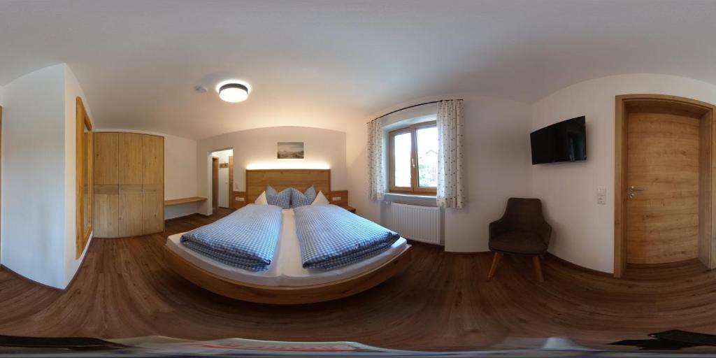 Postel nebo postele na pokoji v ubytování Panoramablick Heimen
