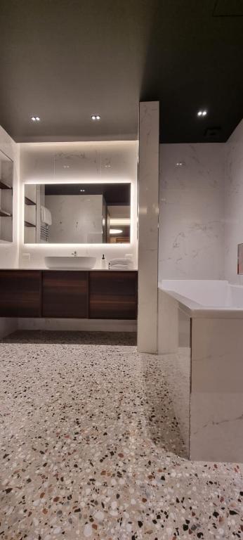 Kuchyň nebo kuchyňský kout v ubytování Suite privée avec sauna et spa à Saint-Fuscien