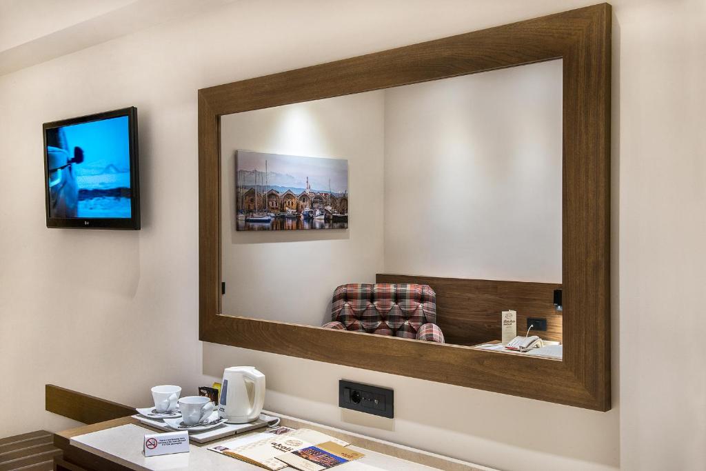 Příslušenství pro přípravu čaje a kávy v ubytování Civitel Akali Hotel