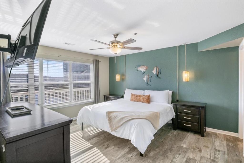 Condo at Parkview Bay Your Lakefront Oasis, Osage Beach (updated