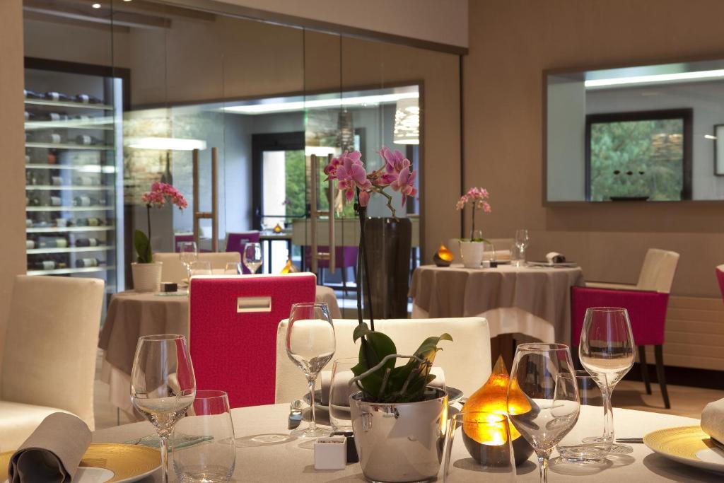 Nápoje v ubytování L'Aubinière Hôtel Restaurant & Spa