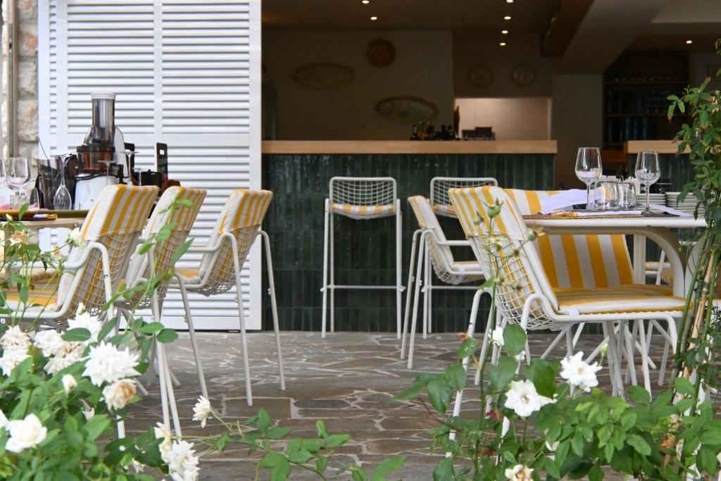 Restaurace v ubytování Résidence hôtelière Le Provençal à Giens - Bord de mer
