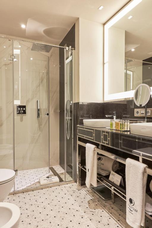 DoubleTree By Hilton A Coruña - Queen Room
