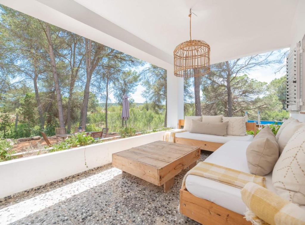 Posezení v ubytování Casa Can Vert con piscina