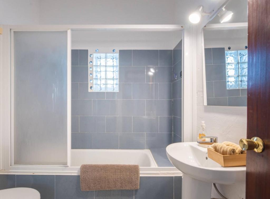Koupelna v ubytování Casa Can Vert con piscina