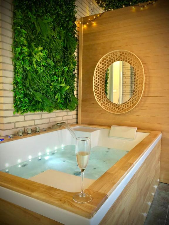 Fotografia z galérie ubytovania Villa lujosa con spa, piscina y sala de juegos PRIVADOS v destinácii Miami Platja