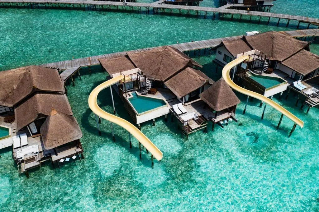 Ocean Pool Suite with Slide