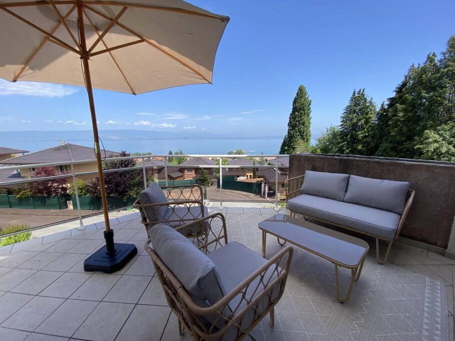 Balkón nebo terasa v ubytování Magnifique Appart rénové Evian Duplex vue Lac 8 pers