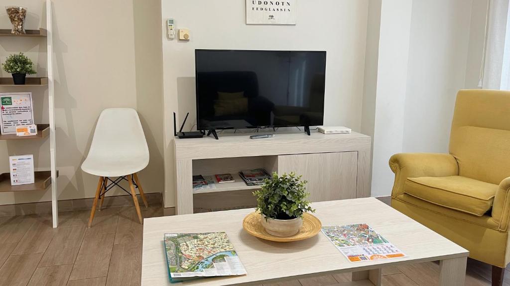 A television and/or entertainment centre at La Casa de la Muralla