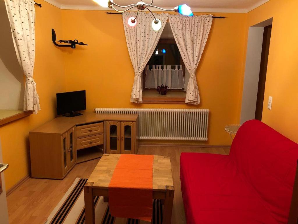 TV a/nebo společenská místnost v ubytování Jerà am Furtnerteich Hotel-Ristorante&Relax