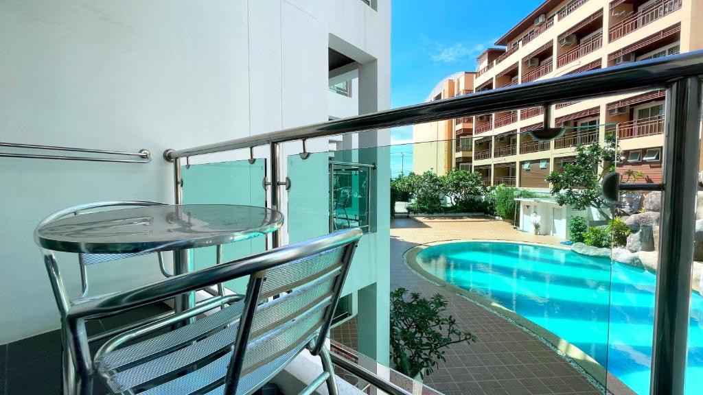 Dragon Beach Resort , Jomtien Beach Pattaya - Resim 18