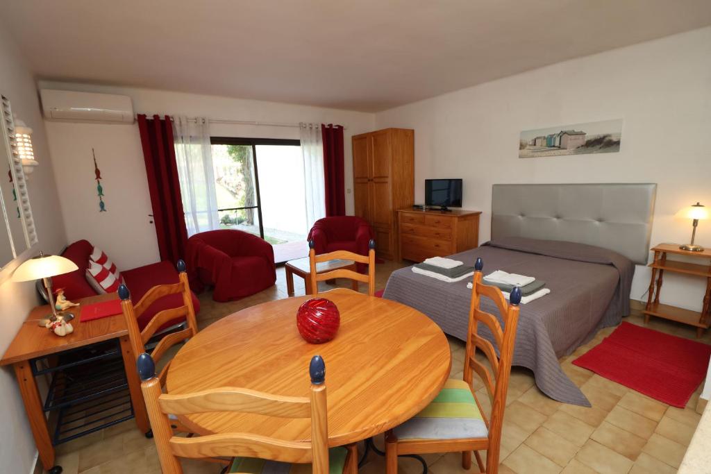 Studio Camélia 68 at São Rafael Beach - Albufeira