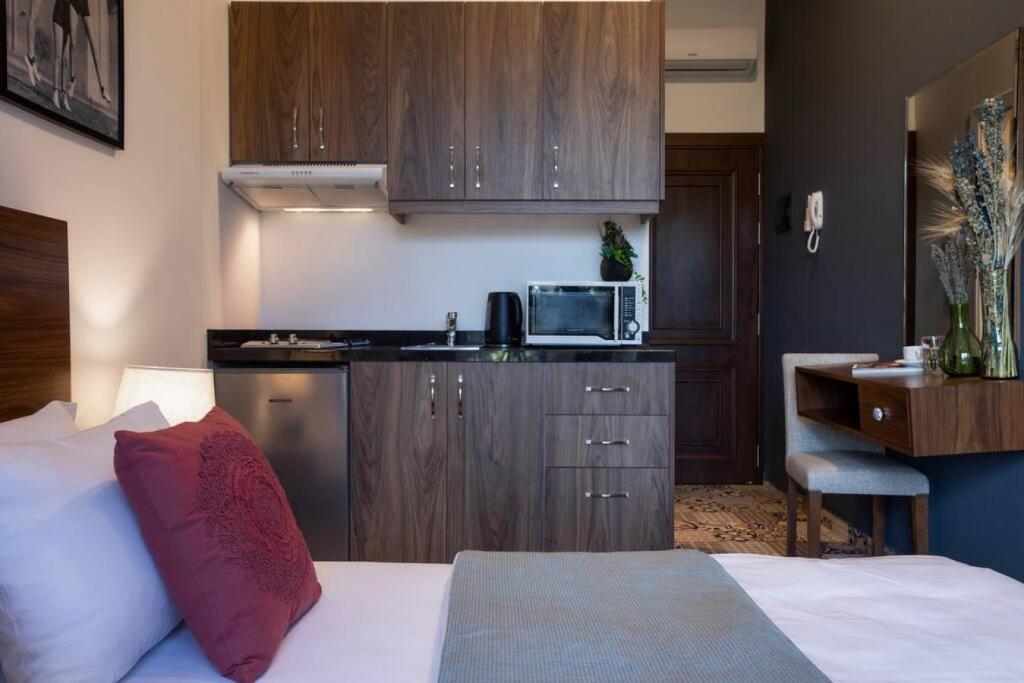 Kuchyň nebo kuchyňský kout v ubytování Teta Latifa 414 Studio in Mar Mikhael