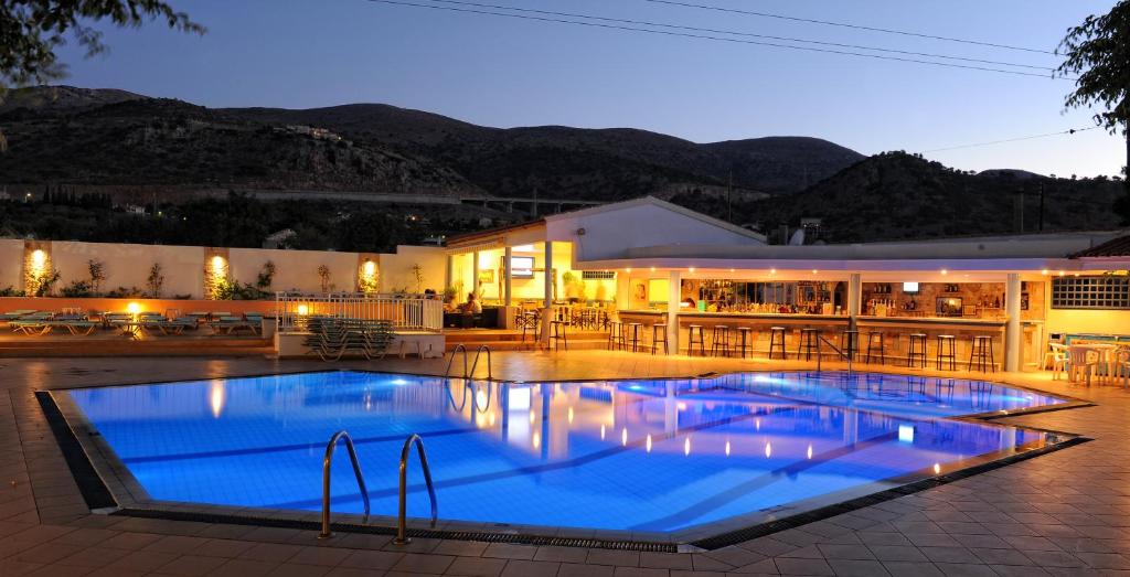 Bazén v ubytovaní Melissa Apartments, Studios & Suites alebo v jeho blízkosti