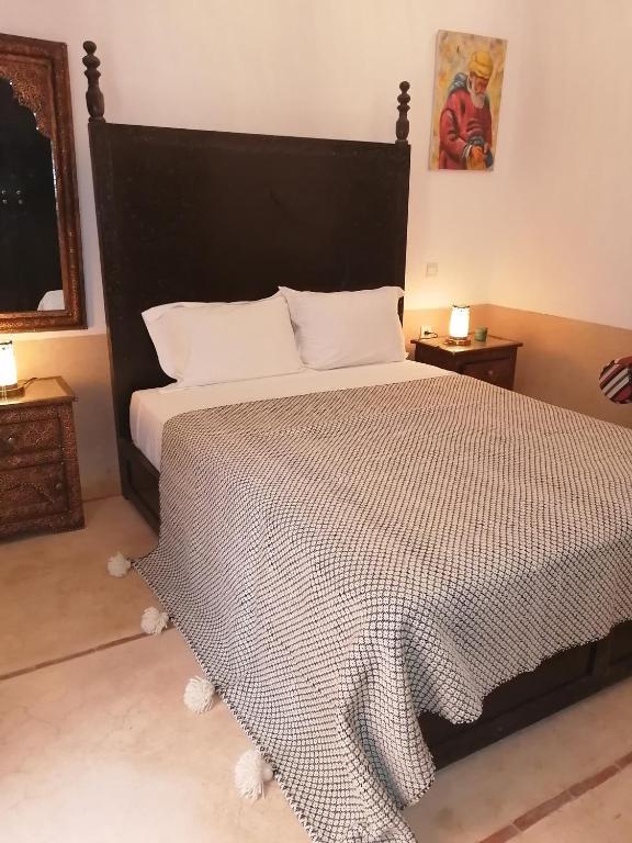 Postel nebo postele na pokoji v ubytování Dar 14 Marrakech