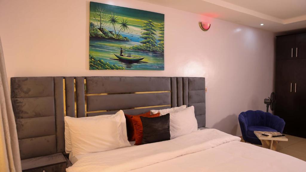 Postel nebo postele na pokoji v ubytování BOL LODGE AND APARTMENT
