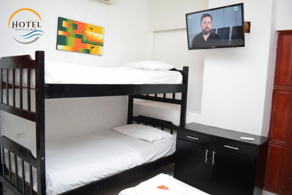 Hotel Roca & Mar - Quadruple Room