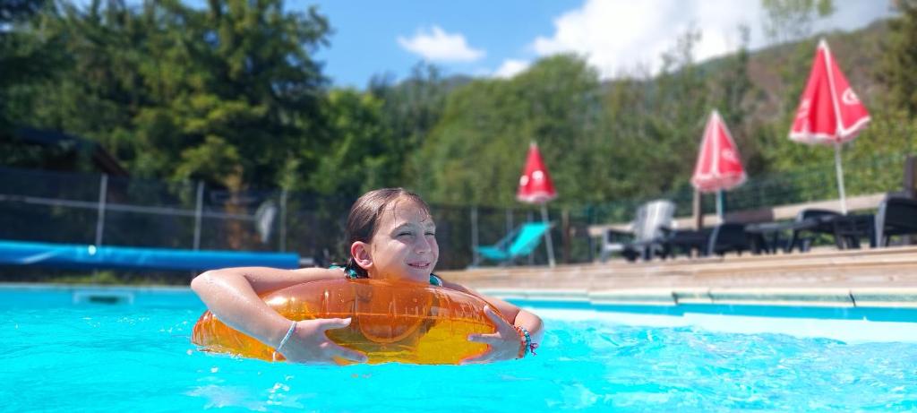 Πισίνα στο ή κοντά στο Le Valserine - Camping éco responsable