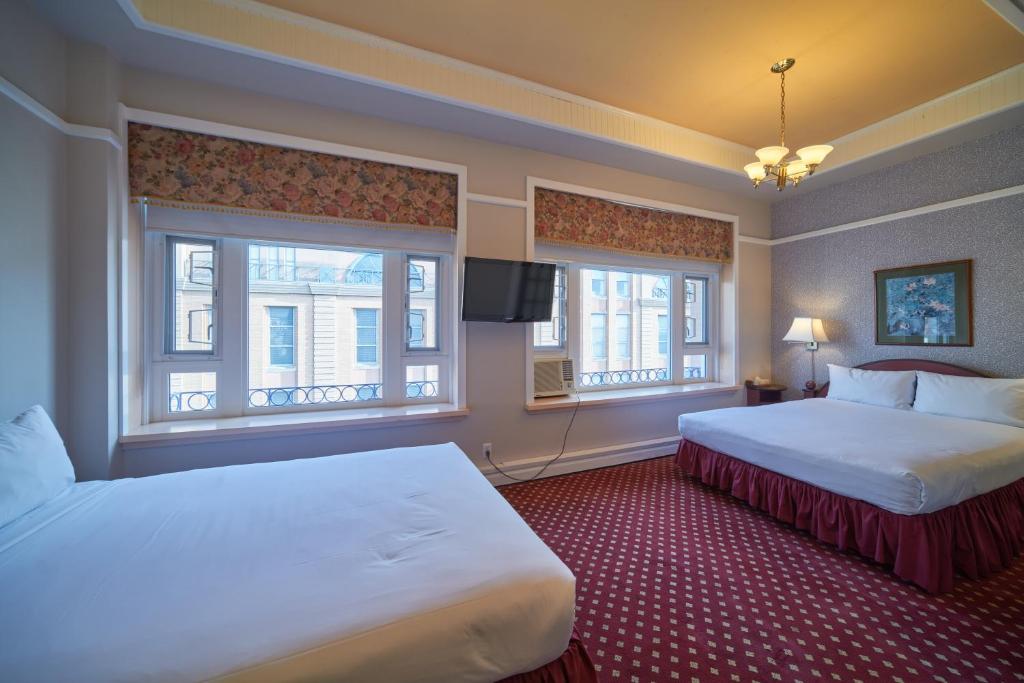 
Queen Room with Two Queen Beds
