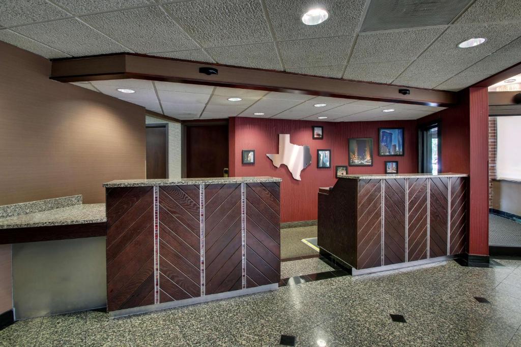 Drury Inn & Suites Houston Galleria photo