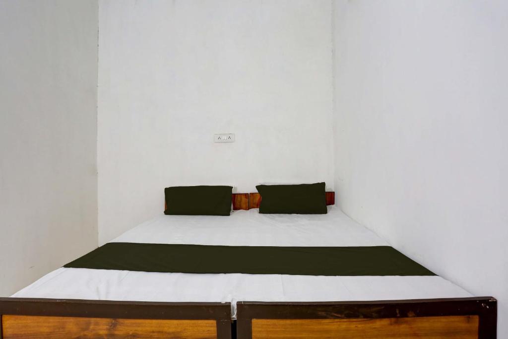 Suitetrails - SPOT ON Shri Med Singh Guest House