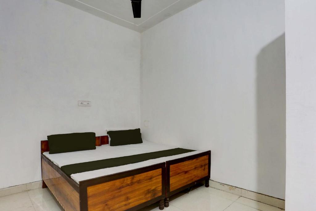 Suitetrails - SPOT ON Shri Med Singh Guest House