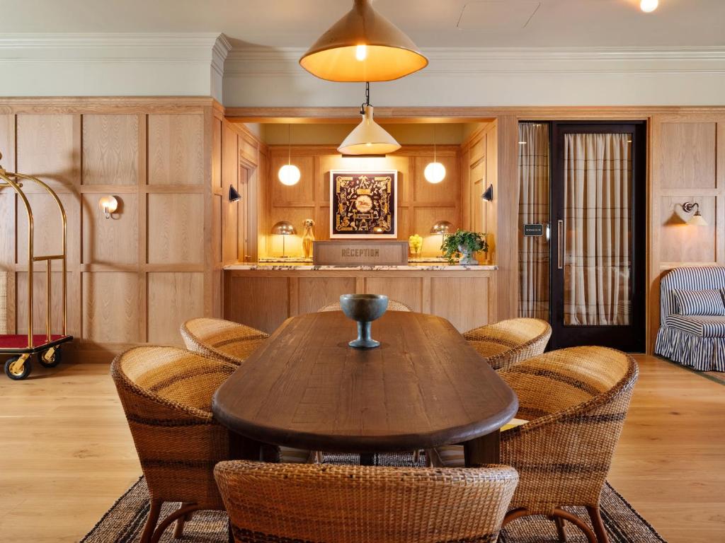 Palihouse Hyde Park Village photo