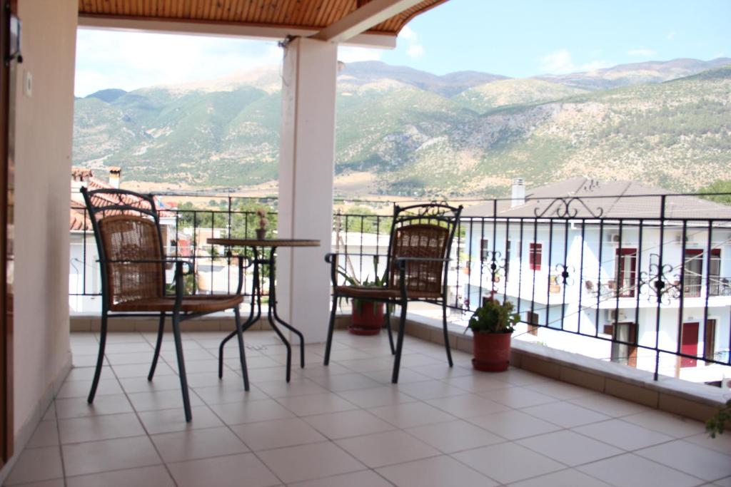 Stis Kyra - Vasilikis - 11