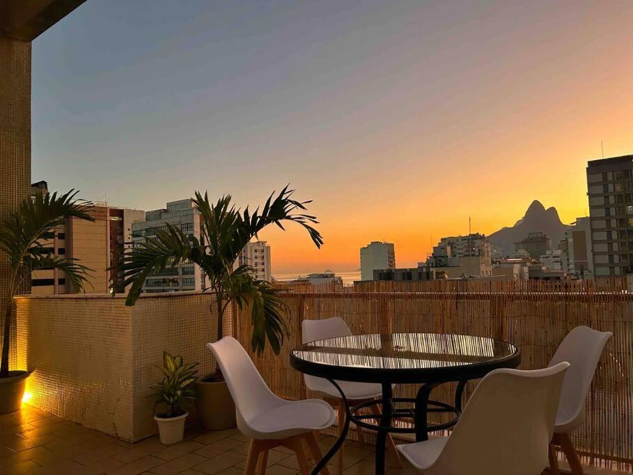 Penthouse with pool, gym & Sauna at Ipanema beach, Rio de Janeiro