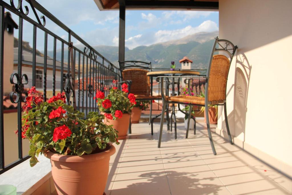 Stis Kyra - Vasilikis - 12