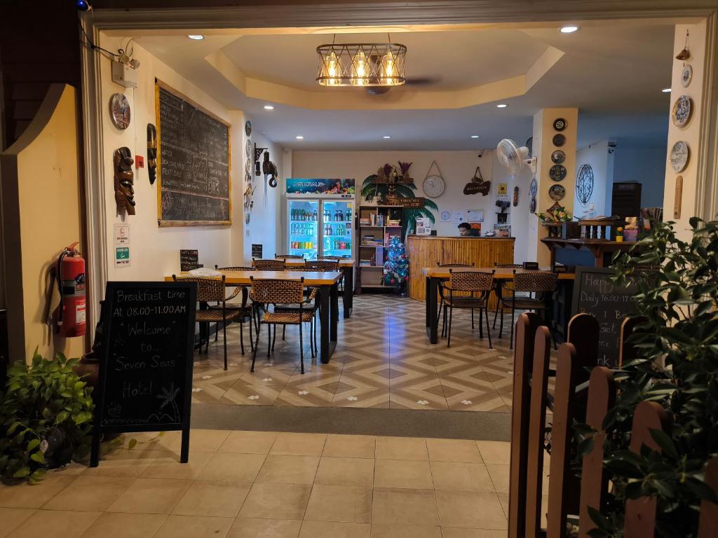 Seven Seas Hotel Patong Beach - 9