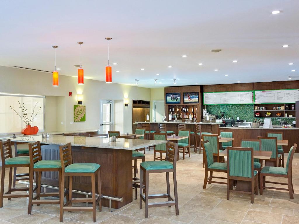 Nápoje v ubytování Courtyard by Marriott Bridgetown, Barbados