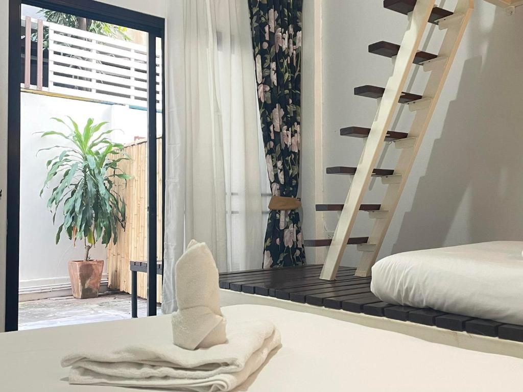 
Family Room with Garden View
