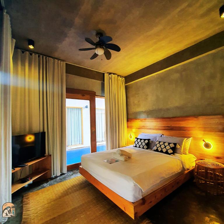 Luna Tres Homestay Siargao - Queen Room With Balcony