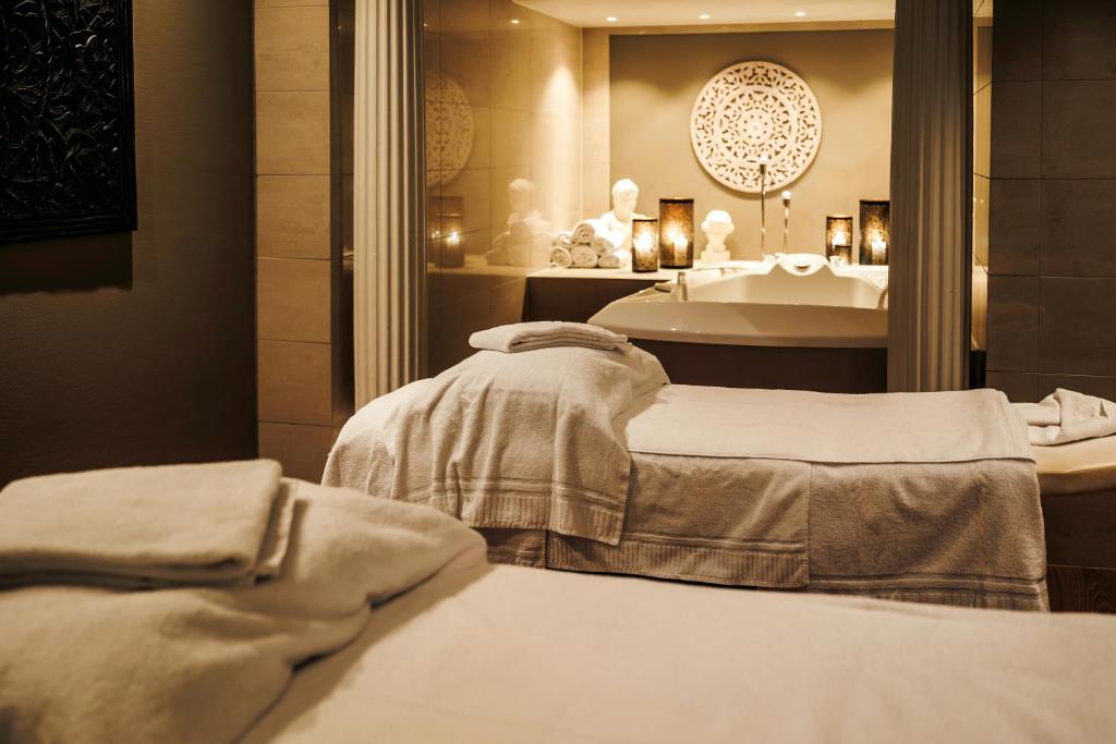 Postel nebo postele na pokoji v ubytování Quality Hotel Strand Gjøvik