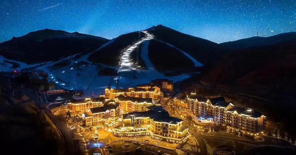 Ski and Suites at Thaiwoo Resort 逅雪套房民宿 - Housity