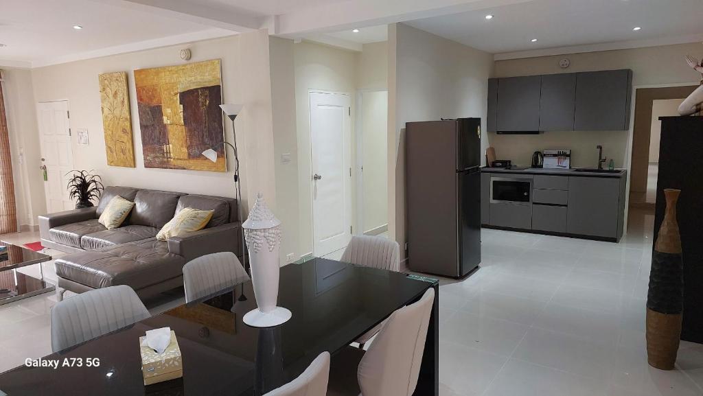 Siam Palm Residence - 带露台的公寓
