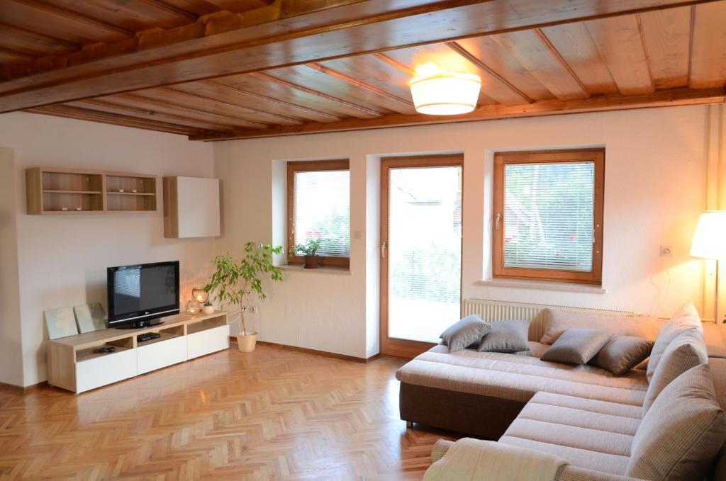TV a/nebo společenská místnost v ubytování Anna's House