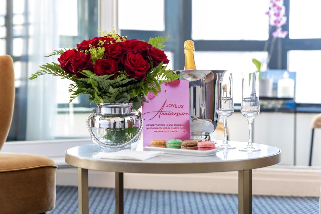 Best Western Hotel du Pont Wilson - Queen Suite With Panoramic View
