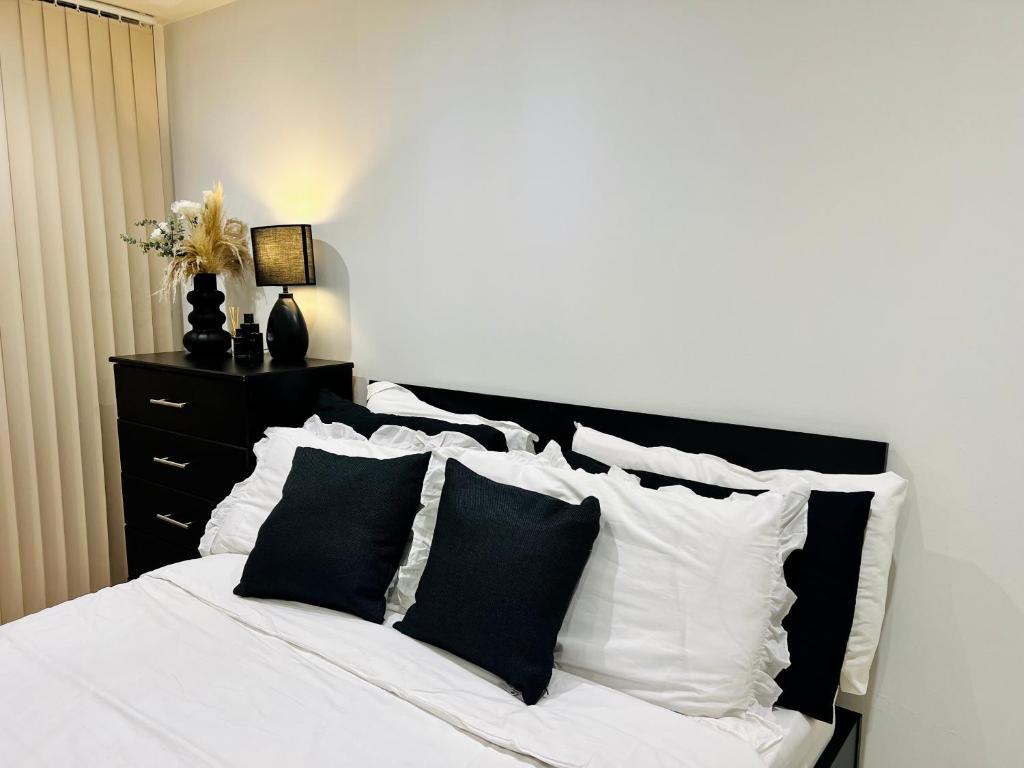 Voodi või voodid majutusasutuse Luxury Modern Canary 1 bedroom Apartment toas