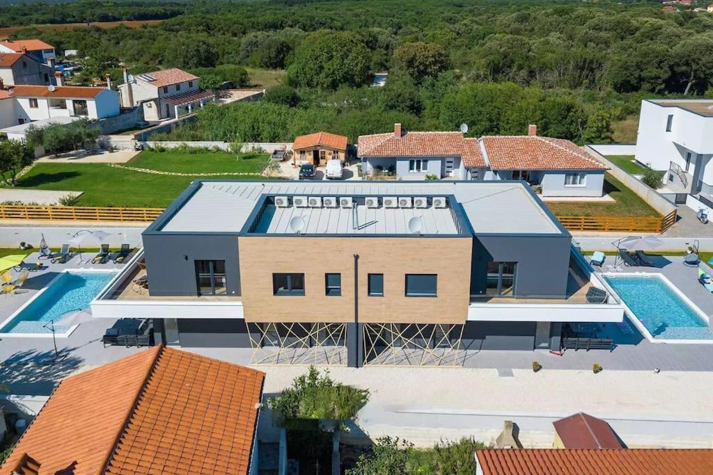 Villa Elite 1 & 2 with Two Heated Pools - by Istrabook