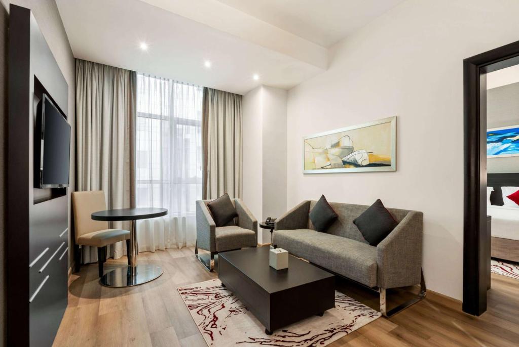 
Junior King Suite - Non-Smoking
