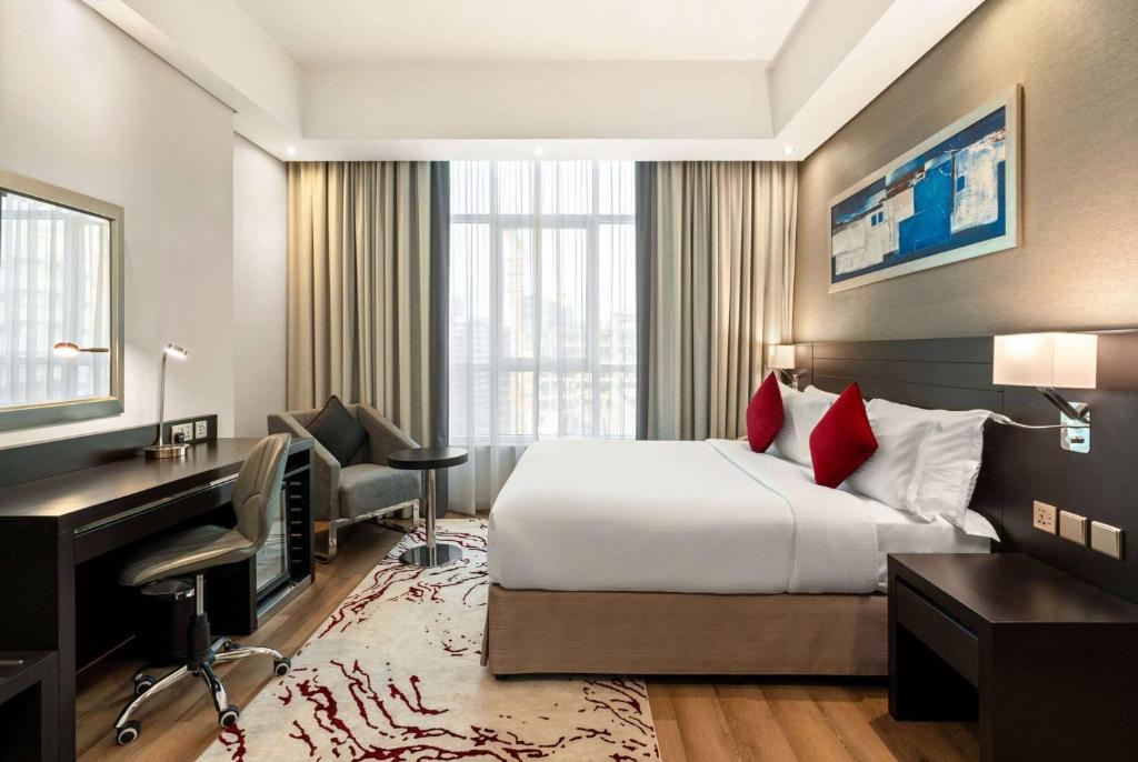 Ramada by Wyndham Dubai Barsha Heights - Resim 40