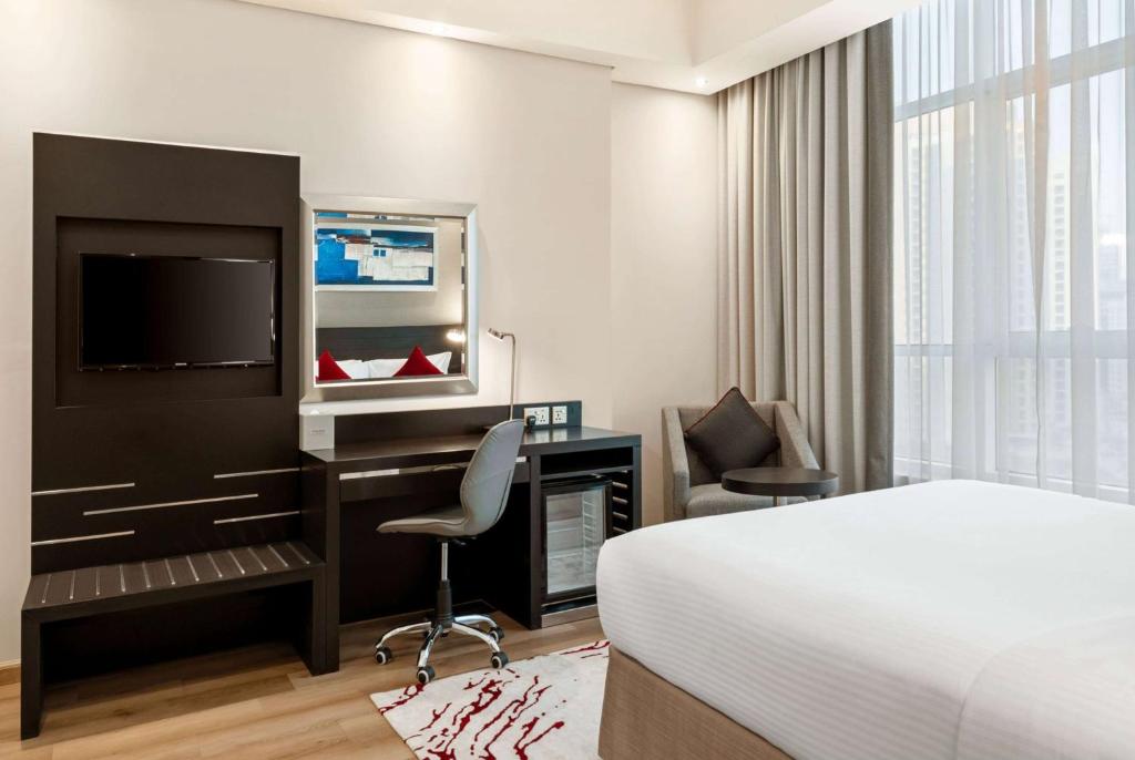 Ramada by Wyndham Dubai Barsha Heights - Resim 41