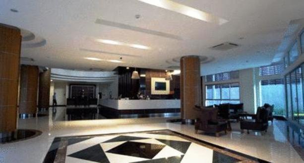 August Suites - Resim 16