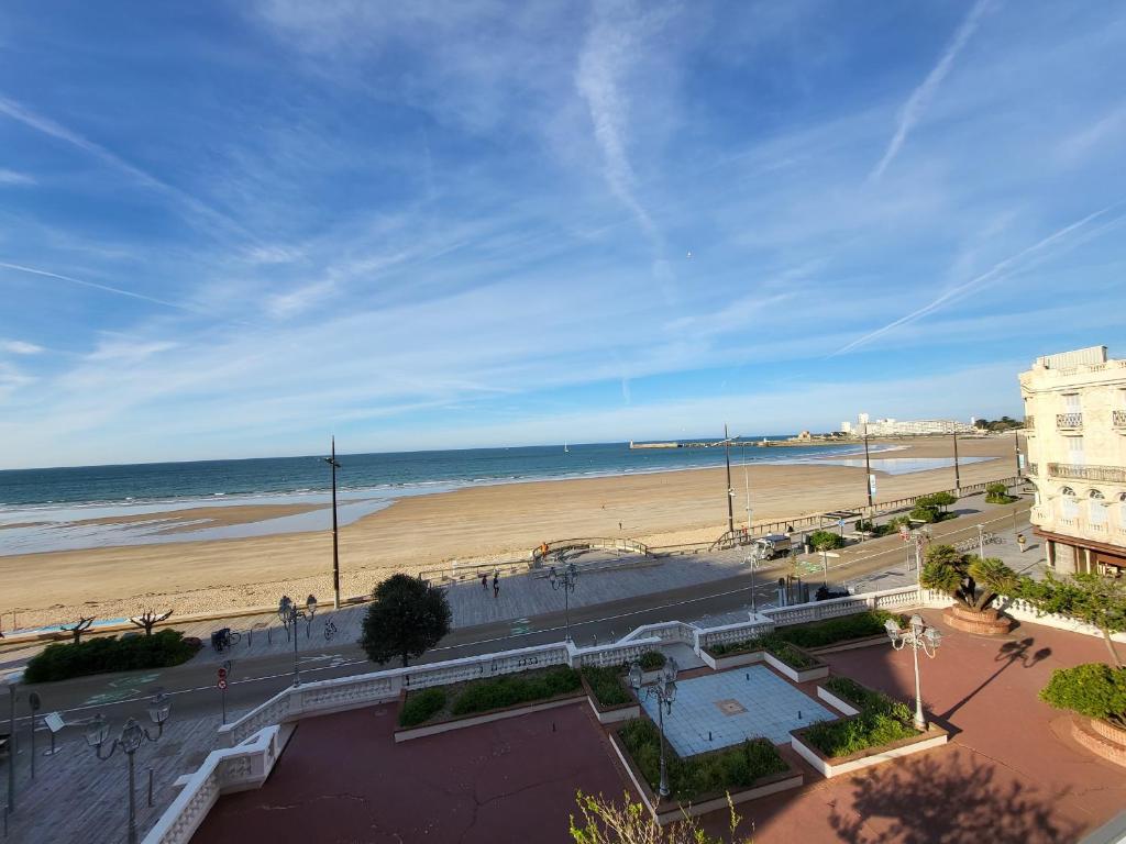 - Vistas a la playa y al océano en Appartement Les Sables-d'Olonne, 3 pièces, 4 personnes - FR-1-92-880, en Les Sables-dʼOlonne