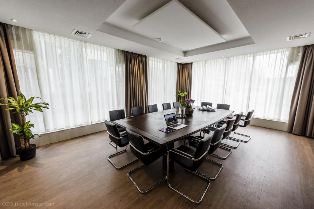 Het zakengedeelte en/of de vergaderruimte van OZO Hotels Arena Amsterdam