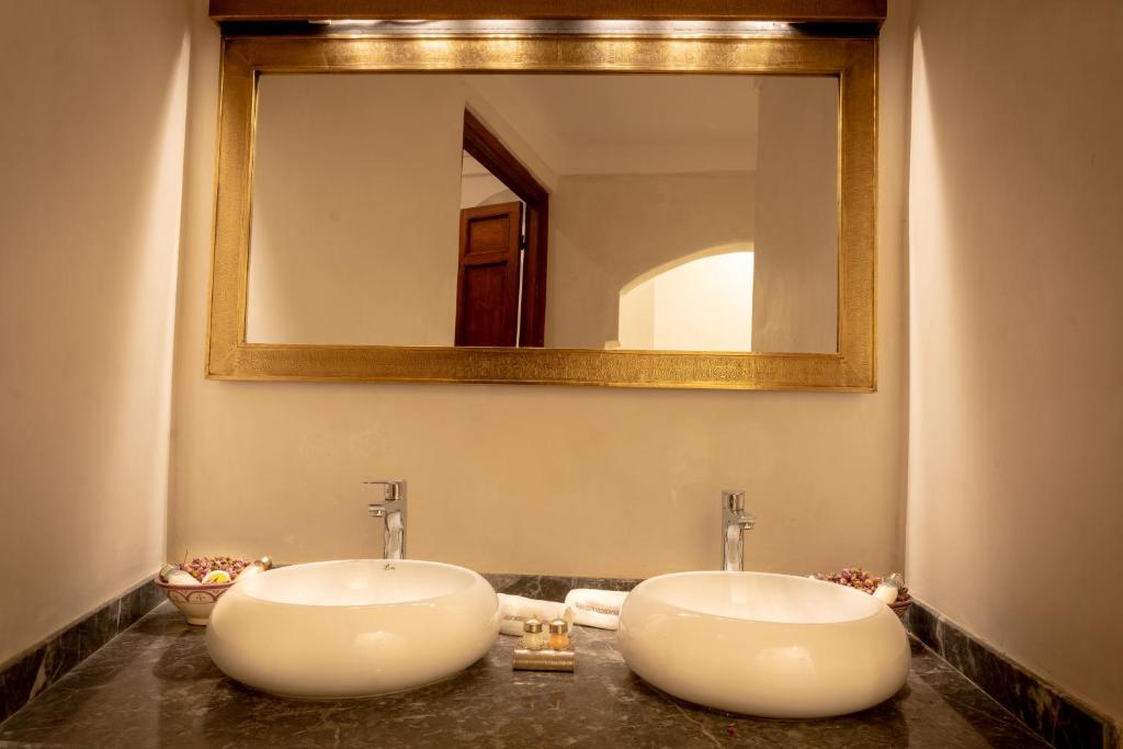 Koupelna v ubytování Palais Aix Kabaj &Spa
