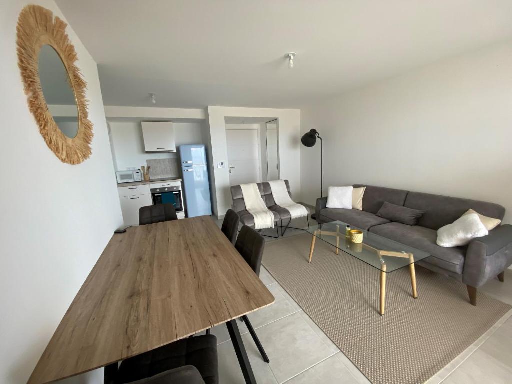 Fotografia z galérie ubytovania Appartement neuf face mer avec balcon - Saint Brevin les Pins, à 50m de la plage et centre-ville - FR-1-364-140 v destinácii Saint-Brévin-les-Pins