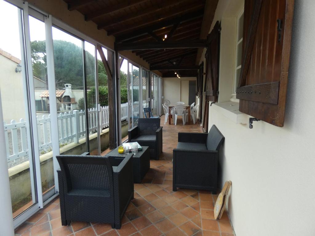 Balkón alebo terasa v ubytovaní Maison à 700m de la plage, 4 chambres, WIFI, animaux acceptés - Notre-Dame-de-Monts - FR-1-540-175